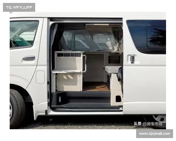 丰田海狮短轴露营车,2.8L柴油四驱,两座两卧,适合情侣出行 丰田海狮短轴露营车,2.8L柴油四驱,两座两卧,适合情侣出行